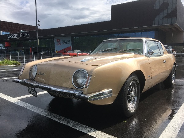 Studebaker Avanti 1964